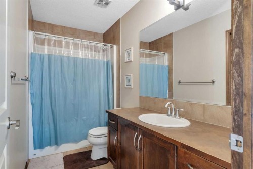 126 Tuscany Summit Heath Nw, Calgary, AB - Indoor Photo Showing Bathroom