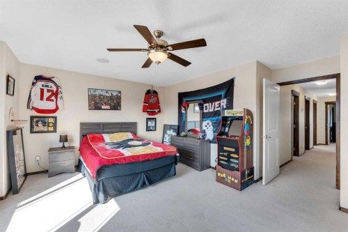126 Tuscany Summit Heath Nw, Calgary, AB - Indoor Photo Showing Bedroom