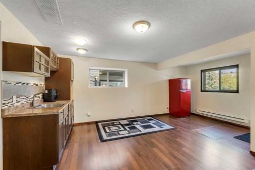 126 Tuscany Summit Heath Nw, Calgary, AB - Indoor Photo Showing Kitchen