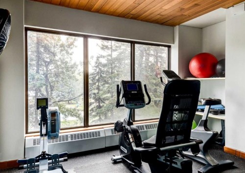 308-8604 48 Avenue Nw, Calgary, AB - Indoor Photo Showing Other Room