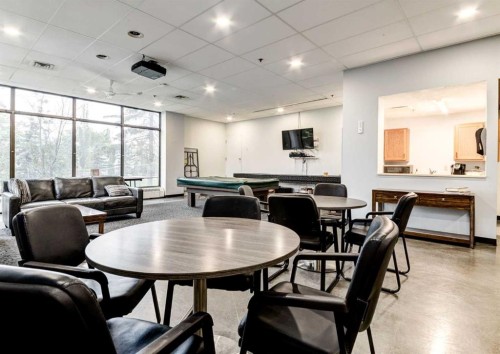 308-8604 48 Avenue Nw, Calgary, AB - Indoor Photo Showing Dining Room