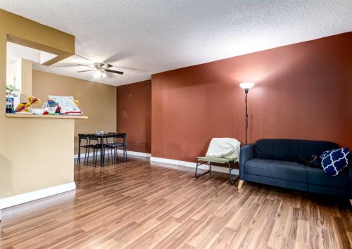 308-8604 48 Avenue Nw, Calgary, AB - Indoor Photo Showing Other Room