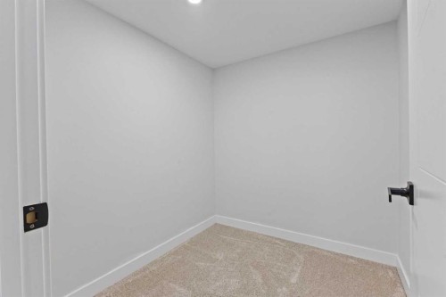 611 Agate Crescent Se, Calgary, AB - Indoor Photo Showing Other Room