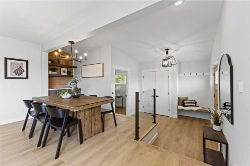 611 Agate Crescent Se, Calgary, AB - Indoor Photo Showing Dining Room