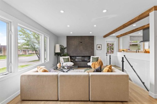 611 Agate Crescent Se, Calgary, AB - Indoor Photo Showing Laundry Room