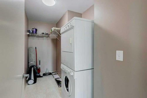 701-205 Riverfront Avenue Sw, Calgary, AB - Indoor Photo Showing Laundry Room