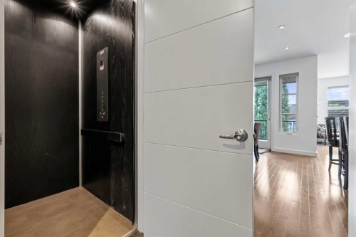 606 Aspen Meadows Hill Sw, Calgary, AB - Indoor Photo Showing Other Room