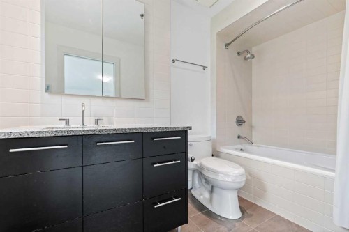 606 Aspen Meadows Hill Sw, Calgary, AB - Indoor Photo Showing Bathroom