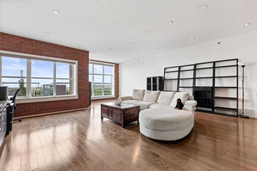 606 Aspen Meadows Hill Sw, Calgary, AB - Indoor Photo Showing Other Room