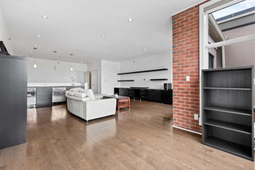 606 Aspen Meadows Hill Sw, Calgary, AB - Indoor