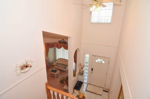 107 Hampshire Close Nw, Calgary, AB - Indoor Photo Showing Other Room