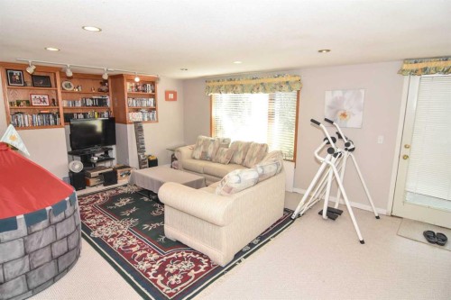 107 Hampshire Close Nw, Calgary, AB - Indoor