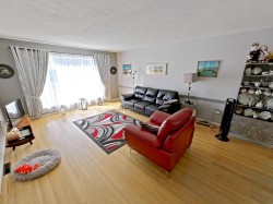 304 50 Avenue EAST Claresholm, AB T0L 0T0