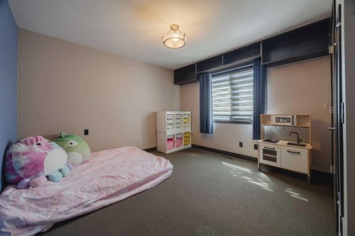 43 Westbluff Place, Rural Rocky View County, AB - Indoor Photo Showing Bedroom