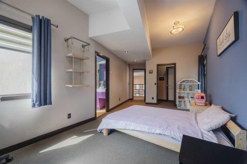43 Westbluff Place, Rural Rocky View County, AB - Indoor Photo Showing Bedroom