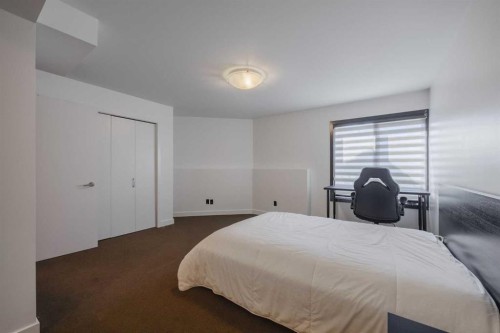 43 Westbluff Place, Rural Rocky View County, AB - Indoor Photo Showing Bedroom