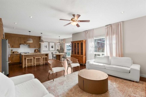 1535 Idaho Street, Carstairs, AB - Indoor Photo Showing Living Room