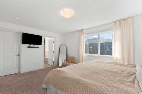 1535 Idaho Street, Carstairs, AB - Indoor Photo Showing Bedroom