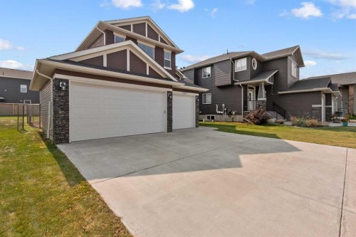 1535 Idaho Street, Carstairs, AB - Outdoor