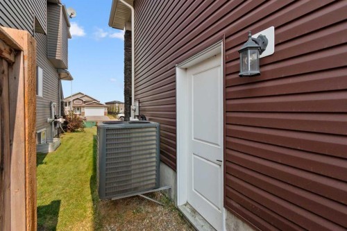 1535 Idaho Street, Carstairs, AB - Outdoor With Exterior