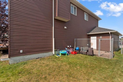 1535 Idaho Street, Carstairs, AB - Outdoor With Exterior