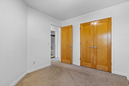 57 Everwillow Boulevard Sw, Calgary, AB - Indoor Photo Showing Other Room