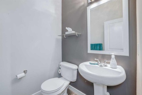 129 Pantego Bay Nw, Calgary, AB - Indoor Photo Showing Bathroom