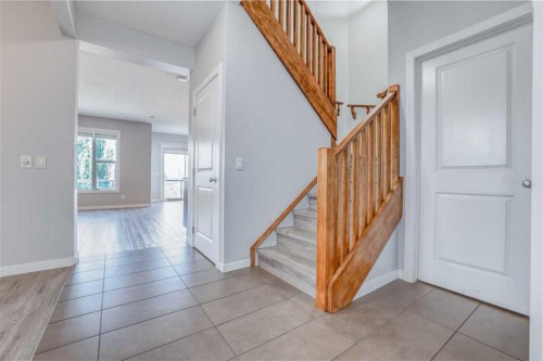 129 Pantego Bay Nw, Calgary, AB - Indoor Photo Showing Other Room