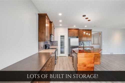 129 Pantego Bay Nw, Calgary, AB - Indoor Photo Showing Kitchen