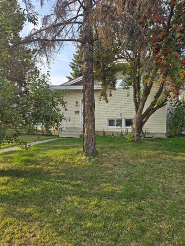 5112 Maryvale Drive Ne, Calgary, AB - Outdoor