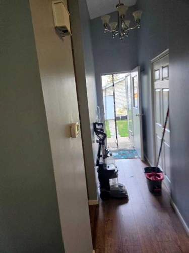 5112 Maryvale Drive Ne, Calgary, AB - Indoor Photo Showing Other Room