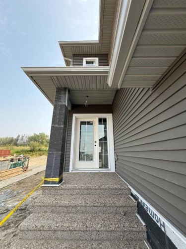 104 Lakewood Circle, Strathmore, AB - Outdoor With Exterior