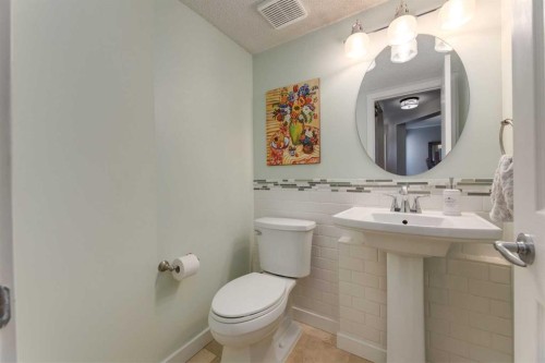 21 Springbank Rise Sw, Calgary, AB - Indoor Photo Showing Bathroom