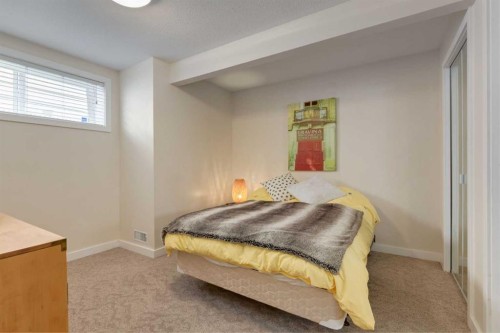21 Springbank Rise Sw, Calgary, AB - Indoor Photo Showing Bedroom