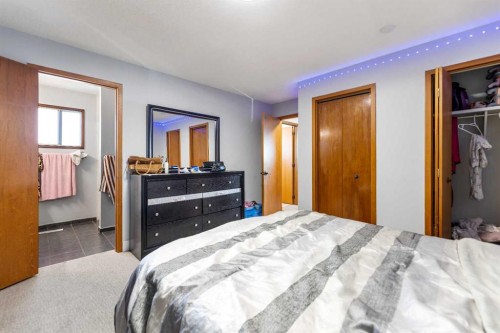 83 Templevale Way Ne, Calgary, AB - Indoor Photo Showing Bedroom