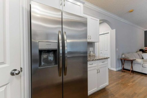 540 Panatella Court Nw, Calgary, AB - Indoor Photo Showing Kitchen