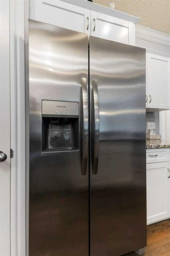 540 Panatella Court Nw, Calgary, AB - Indoor Photo Showing Kitchen