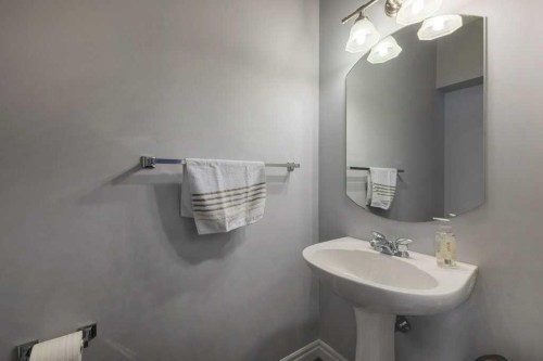 540 Panatella Court Nw, Calgary, AB - Indoor Photo Showing Bathroom