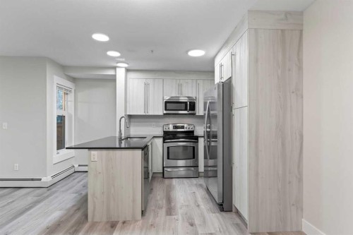 3112-11 Mahogany Row Se, Calgary, AB - Indoor Photo Showing Kitchen