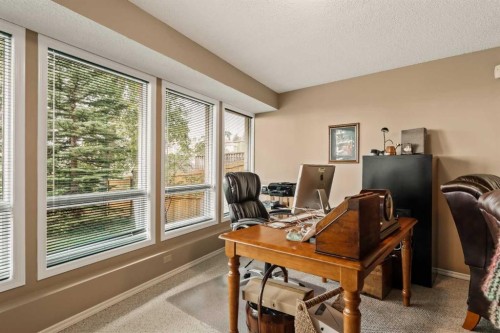 84 Edendale Crescent Nw, Calgary, AB - Indoor Photo Showing Office