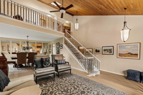 84 Edendale Crescent Nw, Calgary, AB - Indoor