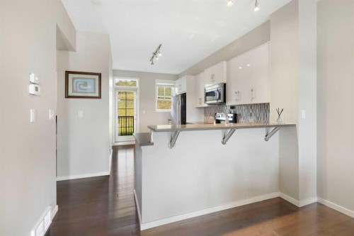 174 Ascot Point Sw, Calgary, AB - Indoor Photo Showing Kitchen