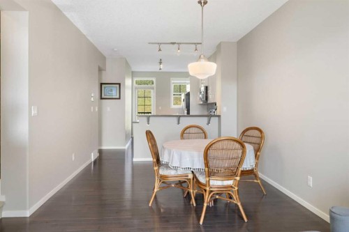 174 Ascot Point Sw, Calgary, AB - Indoor Photo Showing Dining Room