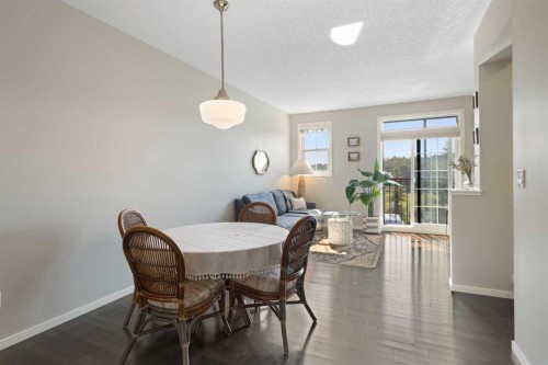 174 Ascot Point Sw, Calgary, AB - Indoor Photo Showing Dining Room