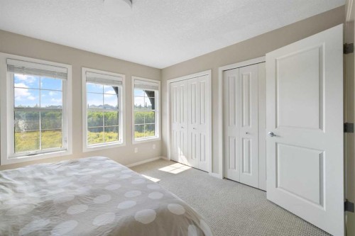174 Ascot Point Sw, Calgary, AB - Indoor Photo Showing Bedroom