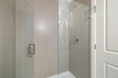 174 Ascot Point Sw, Calgary, AB - Indoor Photo Showing Bathroom