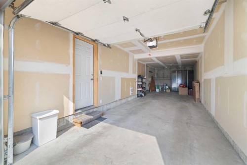 174 Ascot Point Sw, Calgary, AB - Indoor Photo Showing Garage