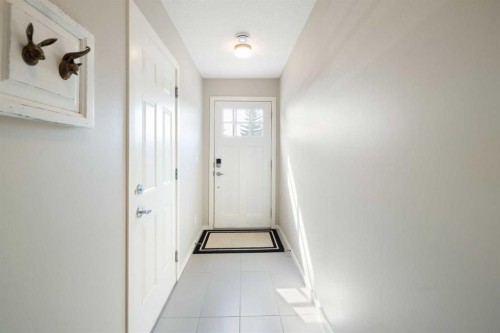 174 Ascot Point Sw, Calgary, AB - Indoor Photo Showing Other Room