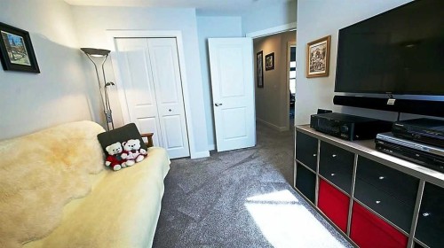 819 Shawnee Terrace Sw, Calgary, AB - Indoor