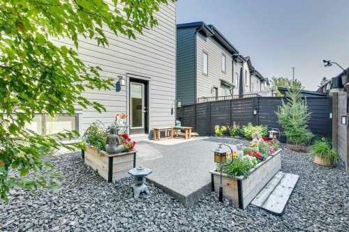 819 Shawnee Terrace Sw, Calgary, AB - Outdoor With Deck Patio Veranda